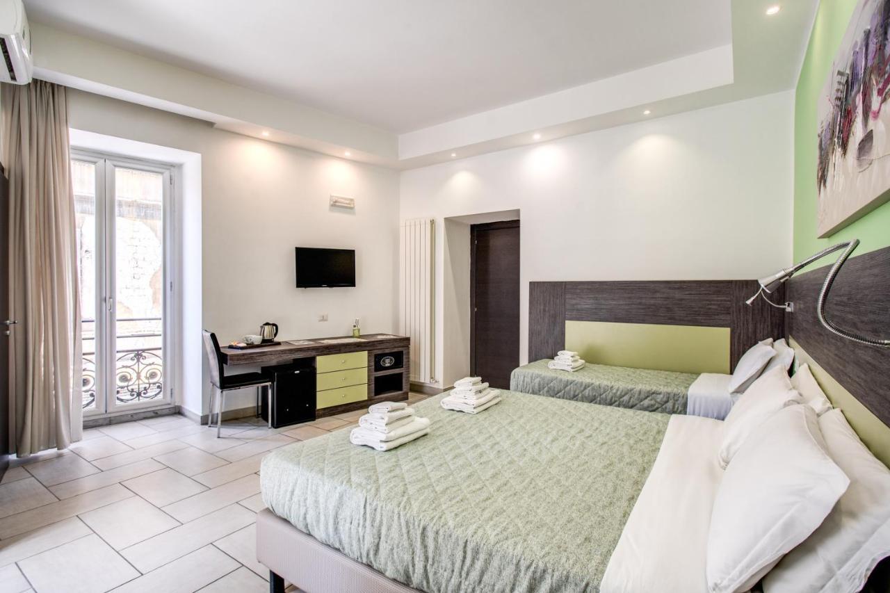นาโปลี สวีท Bed & Breakfast เนเปิลส์ ภายนอก รูปภาพ