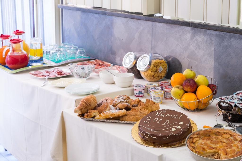 นาโปลี สวีท Bed & Breakfast เนเปิลส์ ภายนอก รูปภาพ