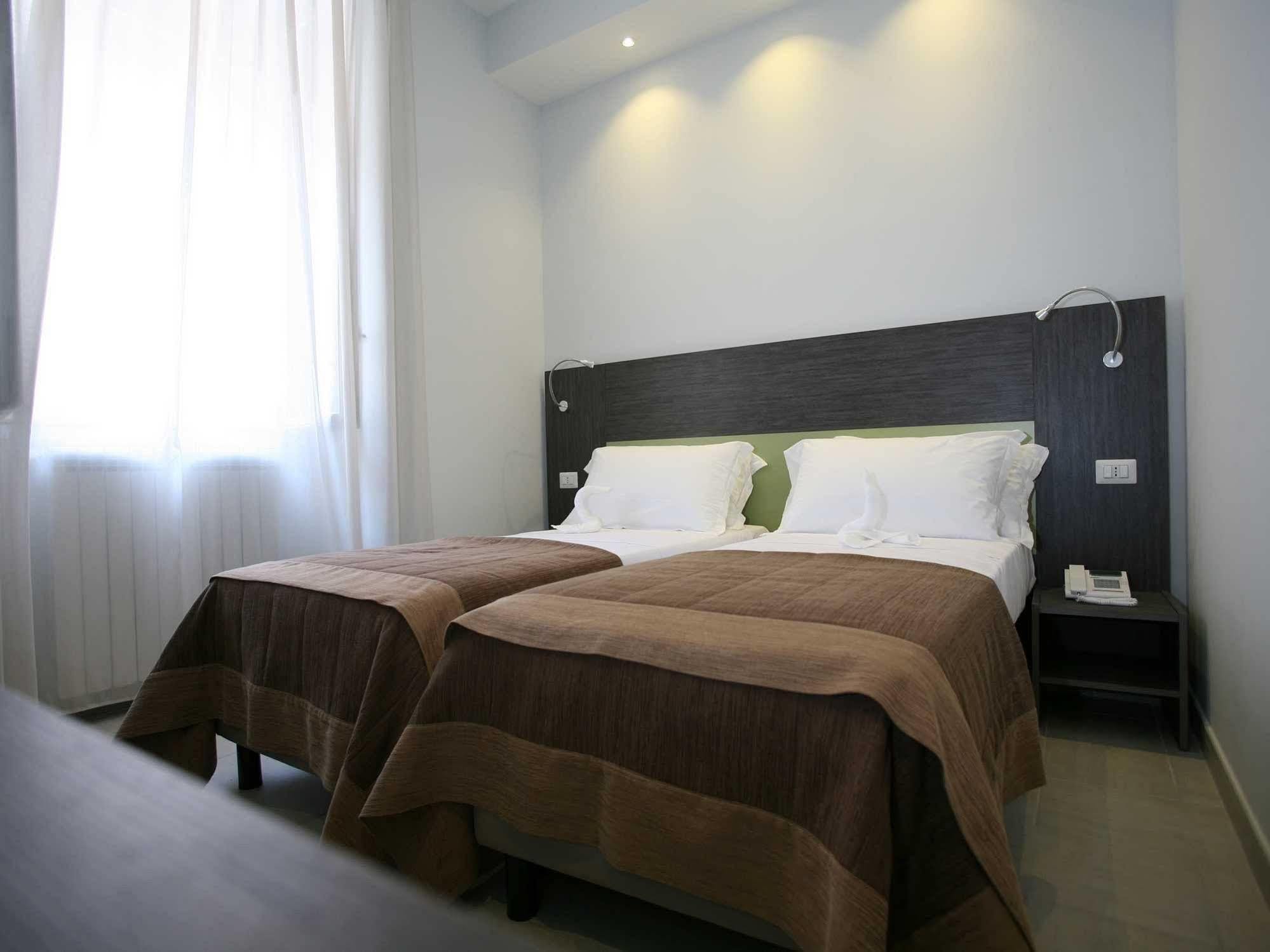 นาโปลี สวีท Bed & Breakfast เนเปิลส์ ภายนอก รูปภาพ