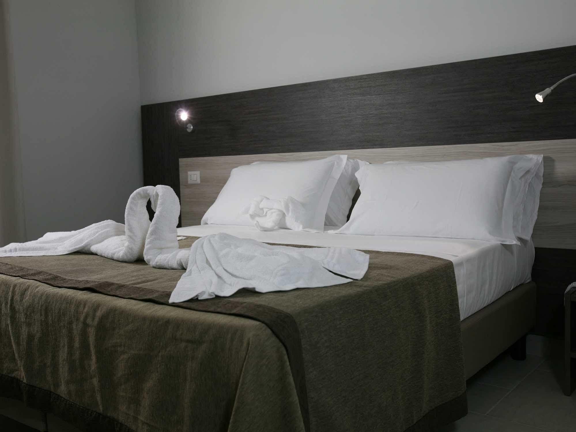 นาโปลี สวีท Bed & Breakfast เนเปิลส์ ภายนอก รูปภาพ
