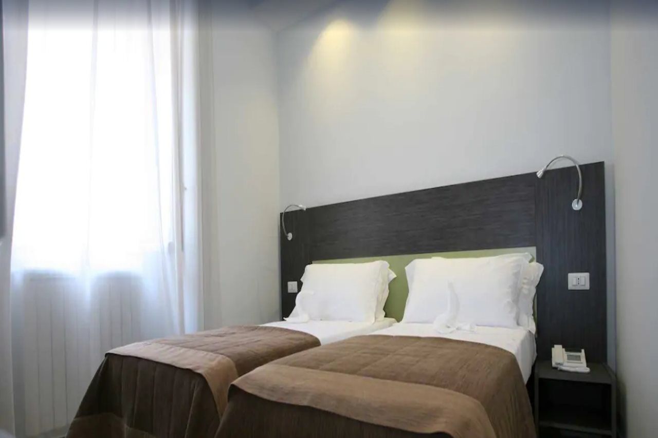 นาโปลี สวีท Bed & Breakfast เนเปิลส์ ภายนอก รูปภาพ