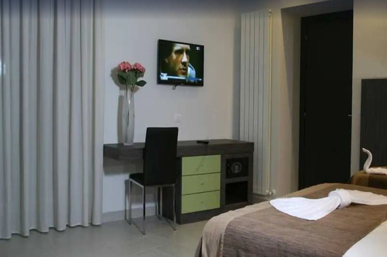 นาโปลี สวีท Bed & Breakfast เนเปิลส์ ภายนอก รูปภาพ